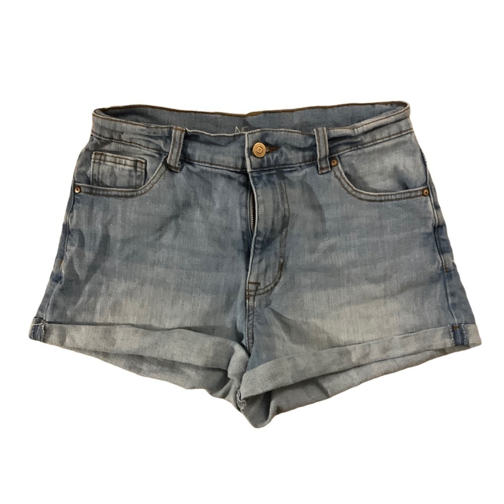 Denim light wash cuffed shorts ⭐️